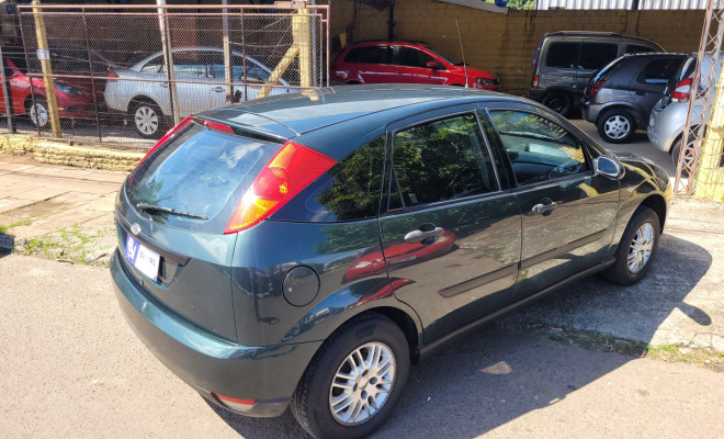 Ford Focus 1.8 16V 5p 2003 Gasolina-1
