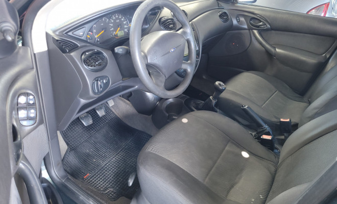 Ford Focus 1.8 16V 5p 2003 Gasolina-6