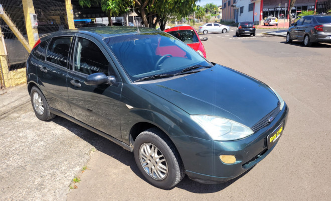 Ford Focus 1.8 16V 5p 2003 Gasolina-10