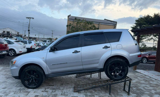 Mitsubishi OUTLANDER 2.4 16V 170cv Aut. 2011 Gasolina-1