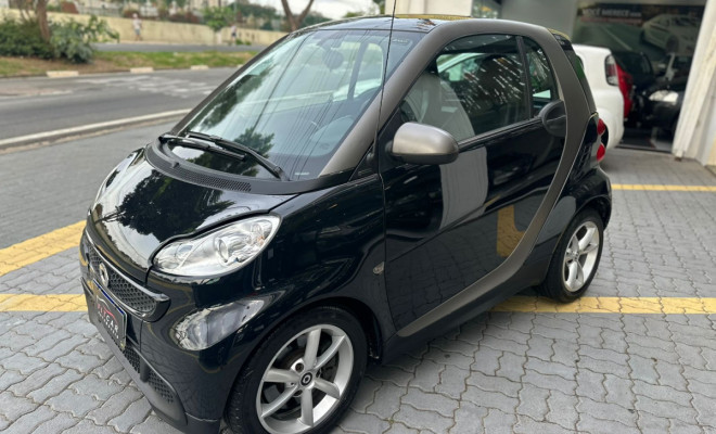 smart fortwo coupé/Brasil.Edition 1.0 mhd 71cv 2013 Gasolina-0