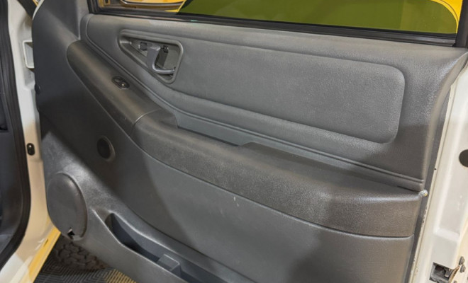 GM - Chevrolet S10 Pick-Up 2.4 MPFI 8v 128cv/ Rodeio 2002 Gasolina-4