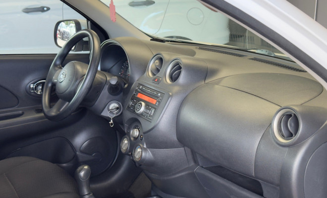 Nissan MARCH SV 1.6 16V Flex Fuel 2013 Flex-6