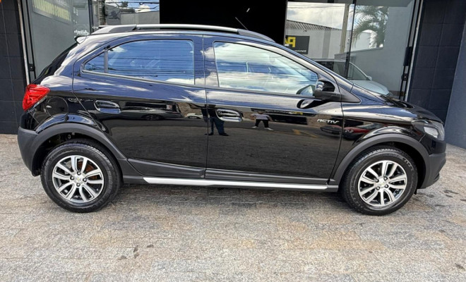 GM - Chevrolet ONIX HATCH ACTIV 1.4 8V Flex 5p Mec. 2017 Flex-10