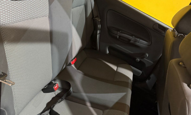 VW - VolksWagen Gol (novo) 1.0 Mi Total Flex 8V 4p 2013 Flex-4