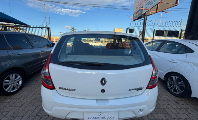 Renault SANDERO Authentique Hi-Flex 1.0 16V 5p 2010 Flex-1