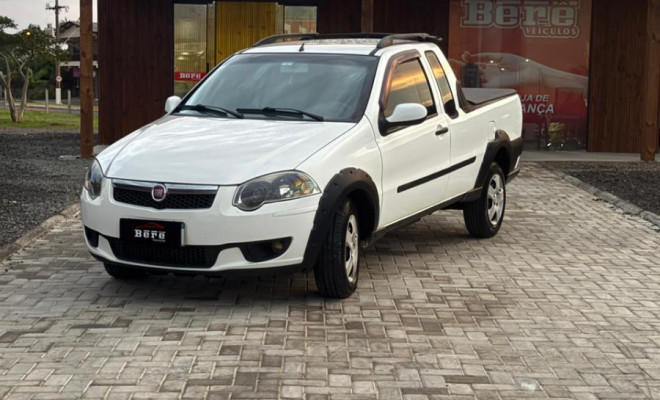 Fiat Strada Trekking 1.6 16V Flex CE 2013 Flex