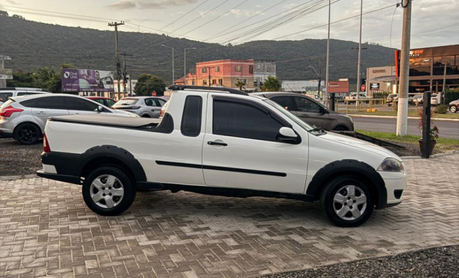 Fiat Strada Trekking 1.6 16V Flex CE 2013 Flex-1