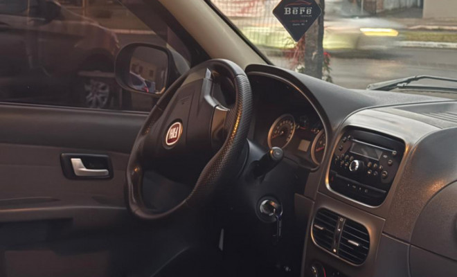 Fiat Strada Trekking 1.6 16V Flex CE 2013 Flex-4