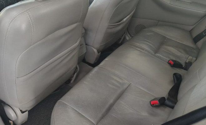 Toyota Corolla XEi 1.8/1.8 Flex 16V Aut. 2005 Gasolina-10