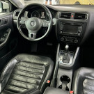 VW - VolksWagen JETTA Highline 2.0 TSI 16V 4p Tiptronic 2012 Gasolina-3
