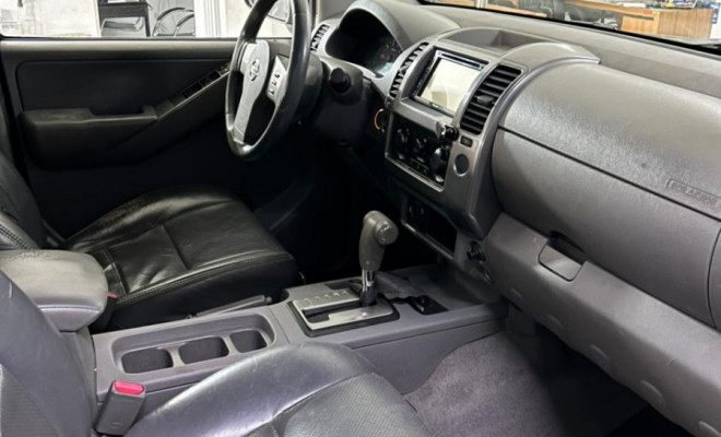 Nissan Frontier LE CD 4x4 2.5 TB Diesel Aut. 2009 Diesel-4