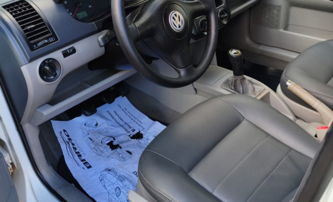 VW - VolksWagen Polo 1.6 Mi/ S.Ouro 1.6Mi 101cv 8V 5p 2005 Gasolina-6