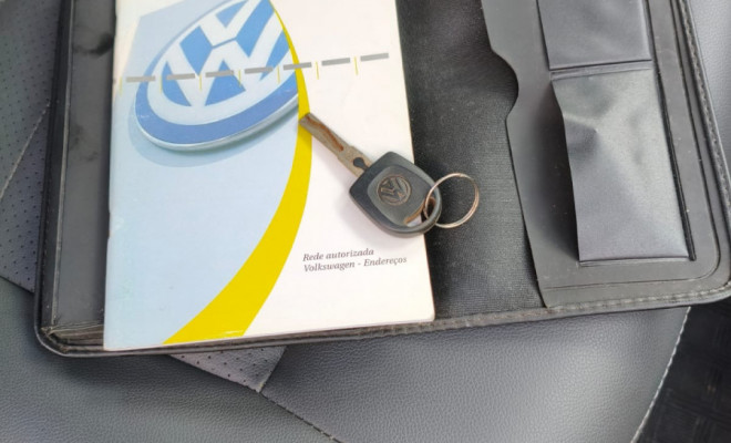 VW - VolksWagen Polo 1.6 Mi/ S.Ouro 1.6Mi 101cv 8V 5p 2005 Gasolina-7