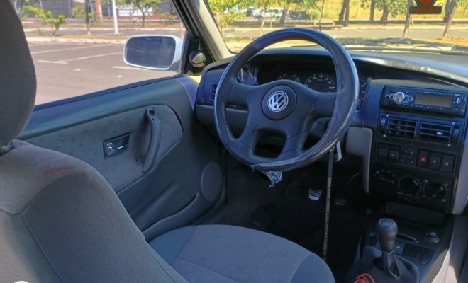 VW - VolksWagen Santana 1.8 Mi 2000 Gasolina-6