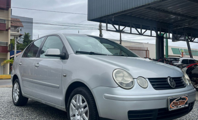 VW - VolksWagen Polo 1.6 Mi/ S.Ouro 1.6Mi 101cv 8V 5p 2005 Gasolina-9