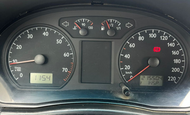 VW - VolksWagen Polo 1.6 Mi/ S.Ouro 1.6Mi 101cv 8V 5p 2005 Gasolina-0