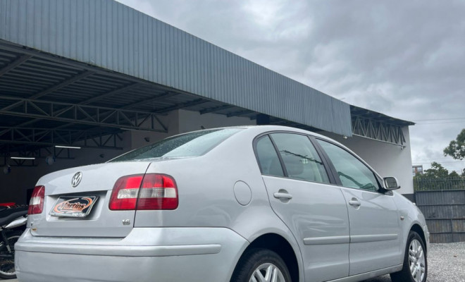 VW - VolksWagen Polo 1.6 Mi/ S.Ouro 1.6Mi 101cv 8V 5p 2005 Gasolina-3