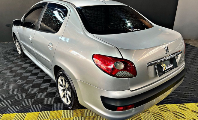 Peugeot 207 Sedan Passion XR 1.4 Flex 8V 4p 2011 Flex-1