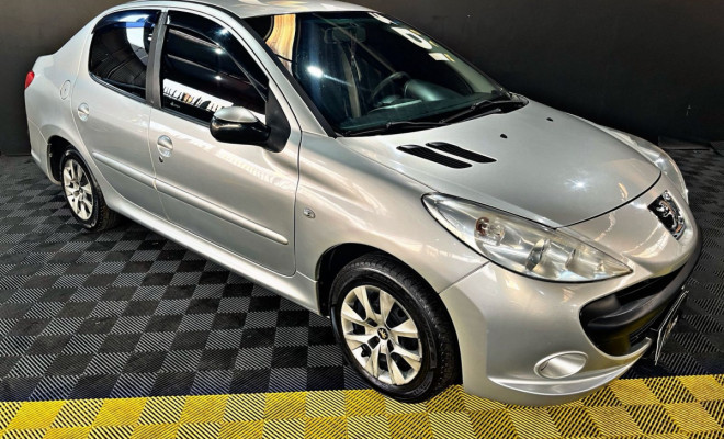 Peugeot 207 Sedan Passion XR 1.4 Flex 8V 4p 2011 Flex