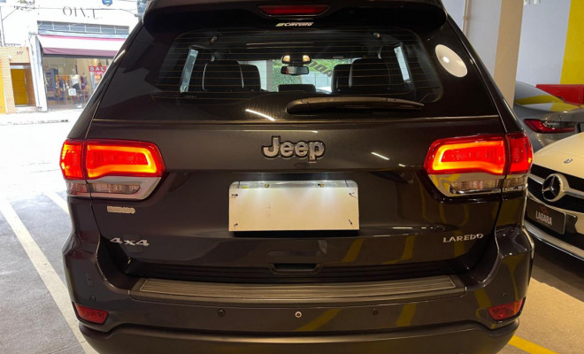 Jeep Grand Cherokee Laredo 3.6 4x4 V6 Gasolina Aut. 2014-2