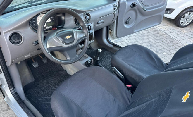GM - Chevrolet Celta 1.0/Super/N.Piq.1.0 MPFi VHC 8V 3p 2001 Gasolina-5