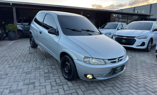 GM - Chevrolet Celta 1.0/Super/N.Piq.1.0 MPFi VHC 8V 3p 2001 Gasolina-1