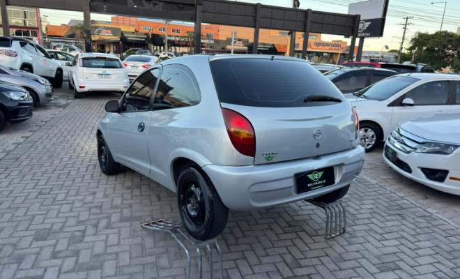 GM - Chevrolet Celta 1.0/Super/N.Piq.1.0 MPFi VHC 8V 3p 2001 Gasolina-3