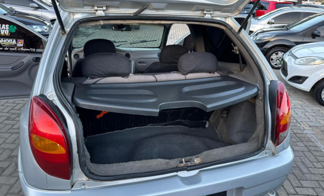 GM - Chevrolet Celta 1.0/Super/N.Piq.1.0 MPFi VHC 8V 3p 2001 Gasolina-8