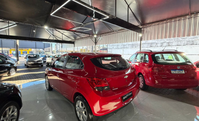 GM - Chevrolet ONIX HATCH LT 1.4 8V FlexPower 5p Mec. 2013 Flex-4