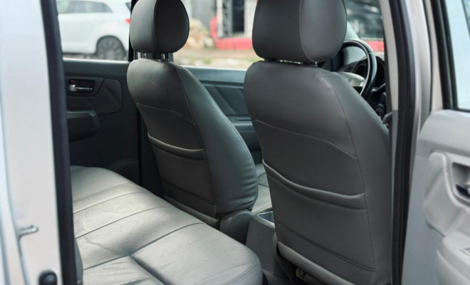 Toyota Hilux CD D4-D 4x4 2.5 16V 102cv TB Dies. 2011 Diesel-12