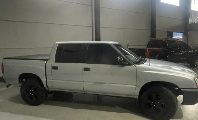 GM - Chevrolet S10 Pick-Up 2.4 MPFI 8v 128cv CD 4p 2003 Gasolina-2