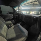 GM - Chevrolet S10 Pick-Up 2.4 MPFI 8v 128cv CD 4p 2003 Gasolina-4