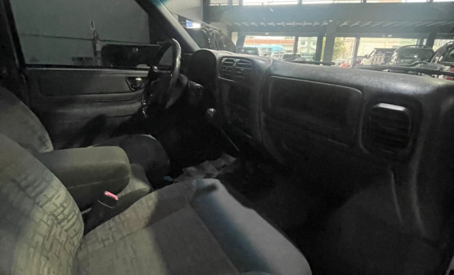 GM - Chevrolet S10 Pick-Up 2.4 MPFI 8v 128cv CD 4p 2003 Gasolina-4