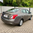 Nissan VERSA SL 1.6 Mec. - 2014-2