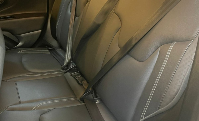 Jeep Renegade Limited 1.8 4x2 Flex  Aut. 2020   Muito conservada-7