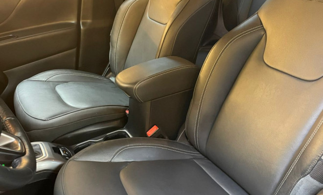 Jeep Renegade Limited 1.8 4x2 Flex  Aut. 2020   Muito conservada-6