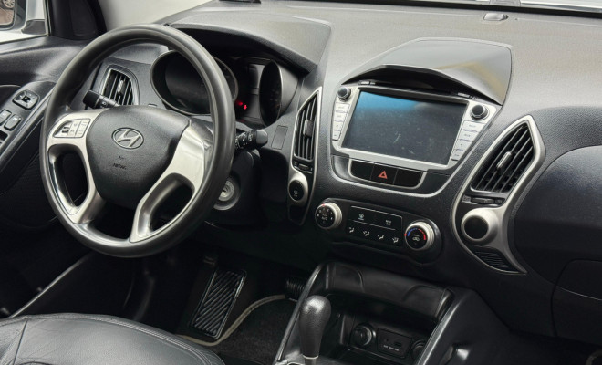 Hyundai ix35 2.0 16V 170cv 2WD/4WD Aut. 2011 Gasolina-6