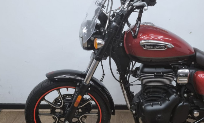 Royal Enfield Meteor 350 Supernova  2024 Gasolina-7