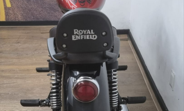Royal Enfield Meteor 350 Supernova  2024 Gasolina-10