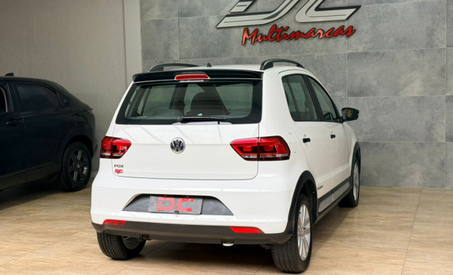 VW - VolksWagen Fox TRACK 1.0 Flex 12V 5p 2017 Flex-1