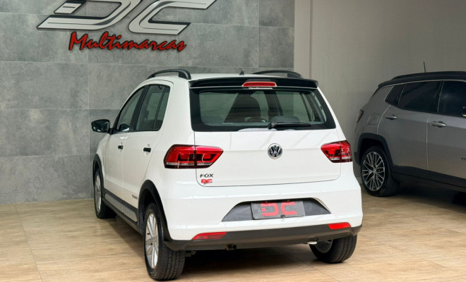 VW - VolksWagen Fox TRACK 1.0 Flex 12V 5p 2017 Flex-2