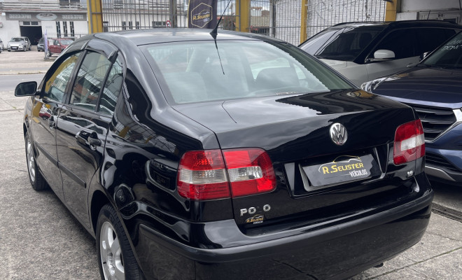 Polo Sedan 1.6 Mi Total Flex 8V 4p 2006 (Repasse)-1
