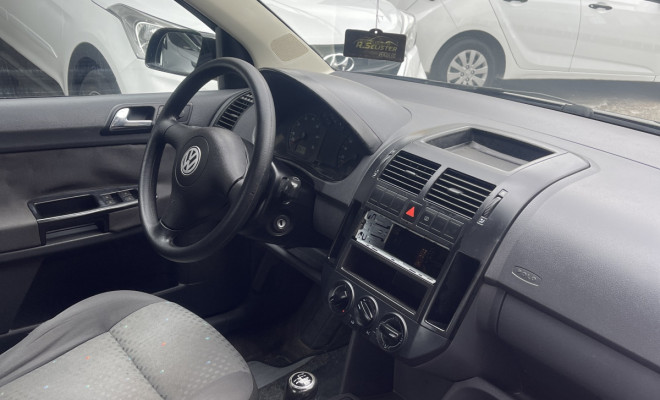 Polo Sedan 1.6 Mi Total Flex 8V 4p 2006 (Repasse)-4
