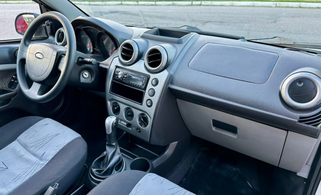 Fiesta Class 1.6 8V Flex - 2009-6