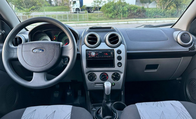 Fiesta Class 1.6 8V Flex - 2009-8