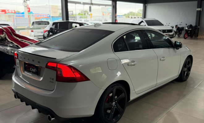 Volvo S60 T-6 R-DESIGN 3.0 AWD 4p 2012 Flex-3