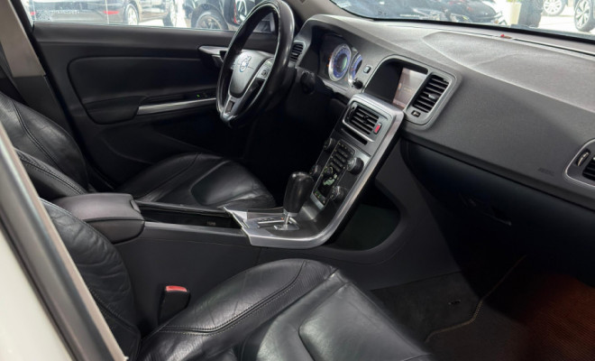 Volvo S60 T-6 R-DESIGN 3.0 AWD 4p 2012 Flex-10