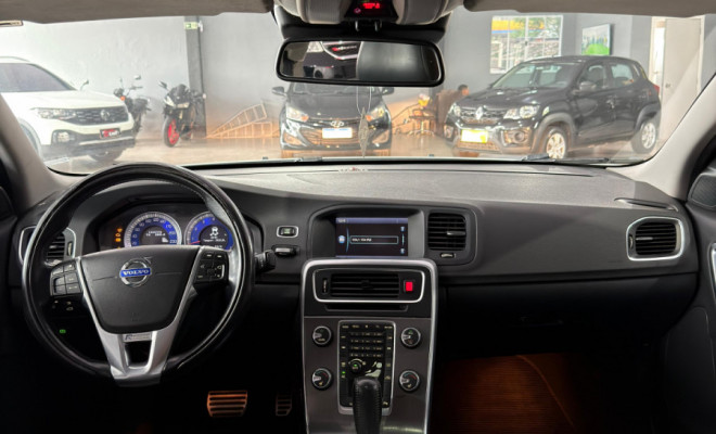 Volvo S60 T-6 R-DESIGN 3.0 AWD 4p 2012 Flex-9