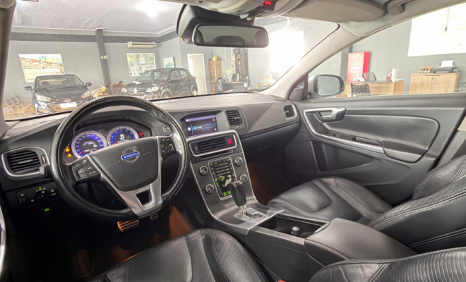 Volvo S60 T-6 R-DESIGN 3.0 AWD 4p 2012 Flex-7